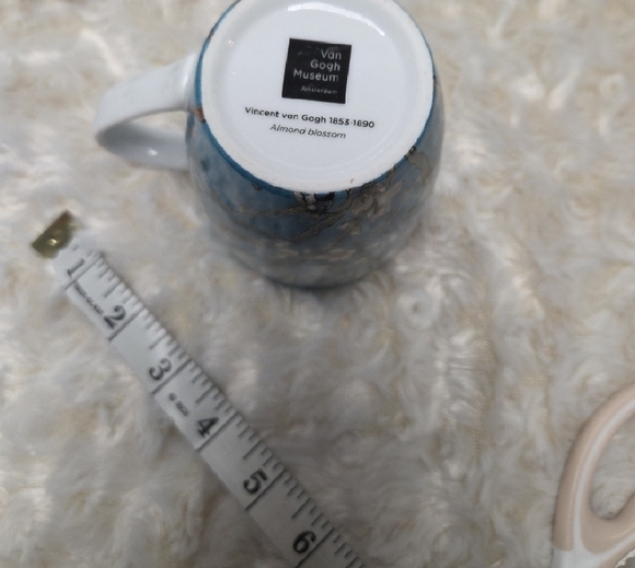 Van Gogh Elegant Blossom Ceramic Mug in Blue and White - Picture 4 of 7